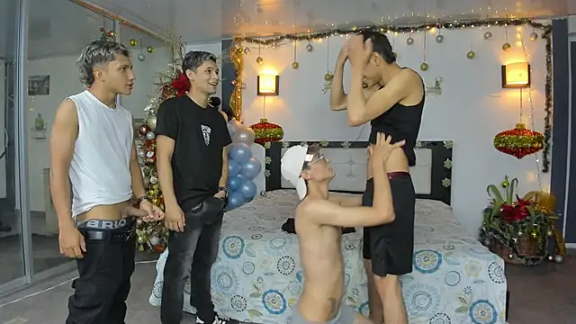 Bisexlifehot   online show from 12-15-25, 11:20