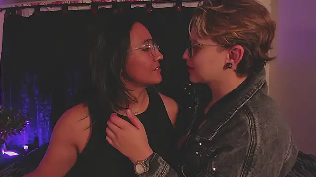 Snapshot of CrazyCakes_ chatting on 09-12-25, 04:45 CrazyCakes  online show from 09-12-25, 04:45