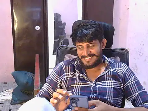 Snapshot of krishjaat43 chatting on 06-10-26, 05:45 krishjaat43 online show from 06-10-26, 05:45