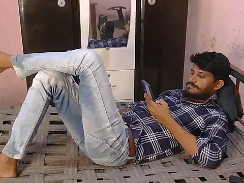 Snapshot of krishjaat43 chatting on 06-11-26, 05:16 krishjaat43 online show from 06-11-26, 05:16