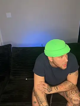 Snapshot of theviberoom chatting on 12-15-25, 06:34 theviberoom online show from 12-15-25, 06:34