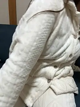 Snapshot of mayu06000 chatting on 12-19-25, 05:42 mayu06000 online show from 12-19-25, 05:42