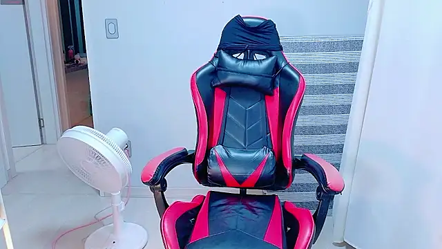 Snapshot of hyeony_s96 chatting on 09-21-25, 12:51 hyeony s96 online show from 09-21-25, 12:51