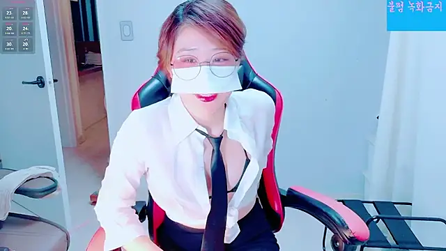 Snapshot of hyeony_s96 chatting on 10-01-25, 12:00 hyeony s96 online show from 10-01-25, 12:00