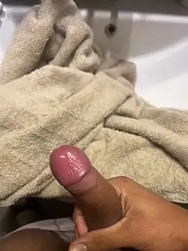 Snapshot of youyou933 chatting on 10-07-25, 03:20 youyou933 online show from 10-07-25, 03:20