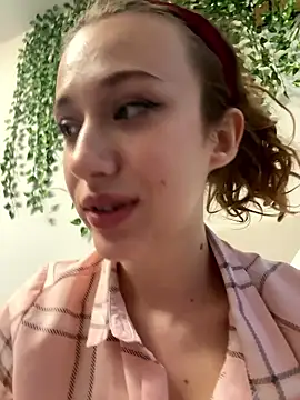 Snapshot of yourfavpsy_ chatting on 01-11-26, 01:27 yourfavpsy online show from 01-11-26, 01:27