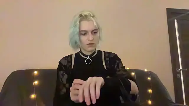 Lea Elfie online show from 03-28-26, 08:19