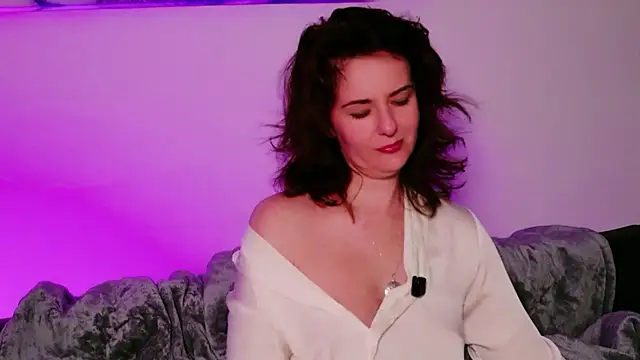 Witch in Silk online show from 01-11-26, 09:09