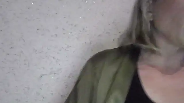 fox red lady7 online show from 04-18-26, 04:00