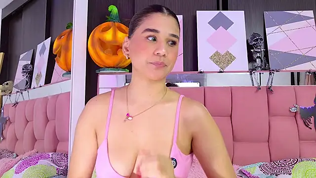 CriistallMuller online show from 10-14-25, 04:24