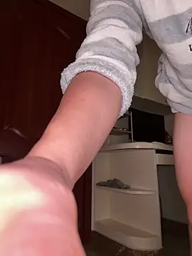 sonwmelt1 online show from 10-16-25, 04:02