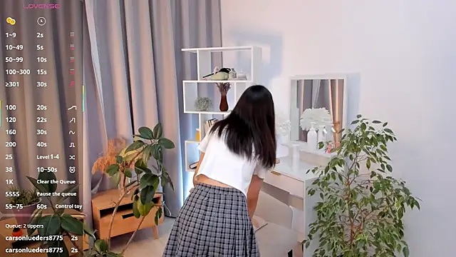 UdelaDodson online show from 11-11-25, 03:06