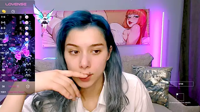 Snapshot of SophieAsh chatting on 10-21-25, 08:04 SophieAsh online show from 10-21-25, 08:04