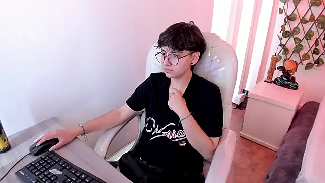 Nathaly ds online show from 12-13-25, 07:53