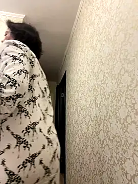 Kiravix online show from 10-15-25, 04:07