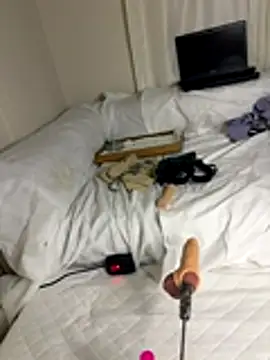 Snapshot of Ozge-SluttyScream69 chatting on 11-24-25, 11:26 Ozge-SluttyScream69 online show from 11-24-25, 11:26