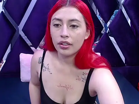 Snapshot of Melody_Klum_ chatting on 10-10-25, 01:54 Melody Klum  online show from 10-10-25, 01:54