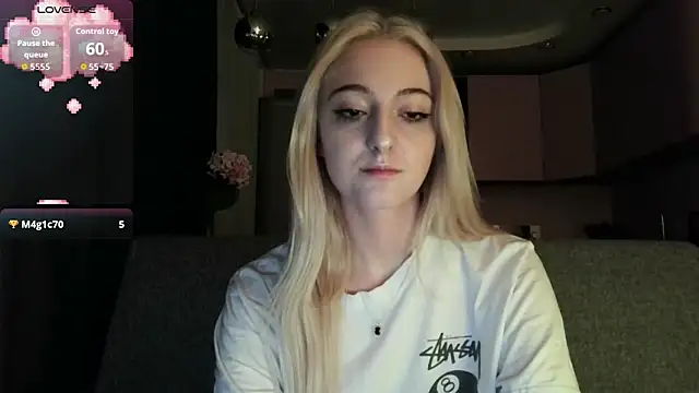 white liillyy online show from 09-17-25, 10:33