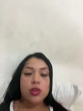 Snapshot of Babebommer chatting on 10-14-25, 12:22 Babebommer online show from 10-14-25, 12:22