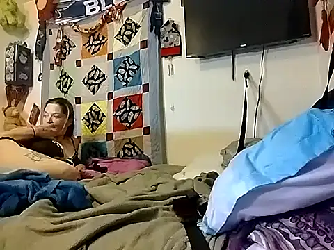 Snapshot of SnowBunny1224 chatting on 09-29-25, 09:03 SnowBunny1224 online show from 09-29-25, 09:03