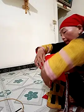 Snapshot of Exembin chatting on 09-13-25, 05:07 Exembin online show from 09-13-25, 05:07