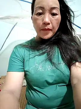 Snapshot of Exembin chatting on 09-19-25, 12:28 Exembin online show from 09-19-25, 12:28