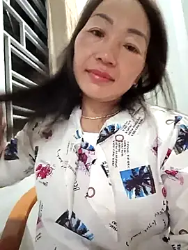 Snapshot of Exembin chatting on 09-24-25, 07:28 Exembin online show from 09-24-25, 07:28