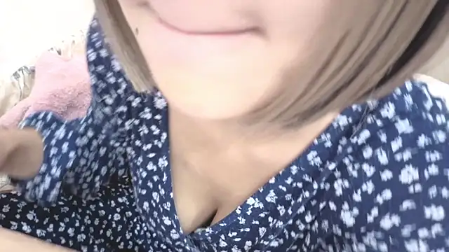 Snapshot of miho-ch chatting on 11-08-25, 04:23 miho-ch online show from 11-08-25, 04:23