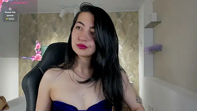 Snapshot of Saya_Amaretto1 chatting on 11-18-25, 10:47 Saya Amaretto1 online show from 11-18-25, 10:47