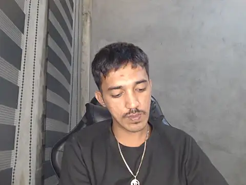 Snapshot of RowyCam chatting on 09-15-25, 02:06 RowyCam online show from 09-15-25, 02:06