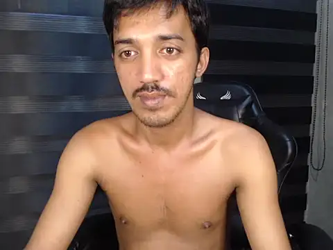 Snapshot of RowyCam chatting on 11-06-25, 11:48 RowyCam online show from 11-06-25, 11:48