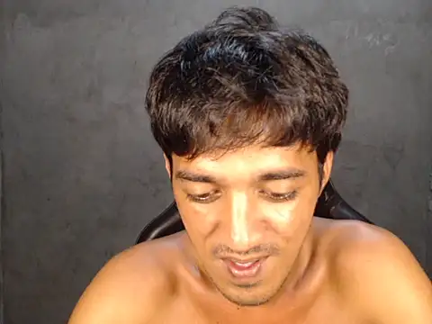 Snapshot of RowyCam chatting on 12-02-25, 02:34 RowyCam online show from 12-02-25, 02:34