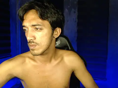 Snapshot of RowyCam chatting on 12-16-25, 03:39 RowyCam online show from 12-16-25, 03:39