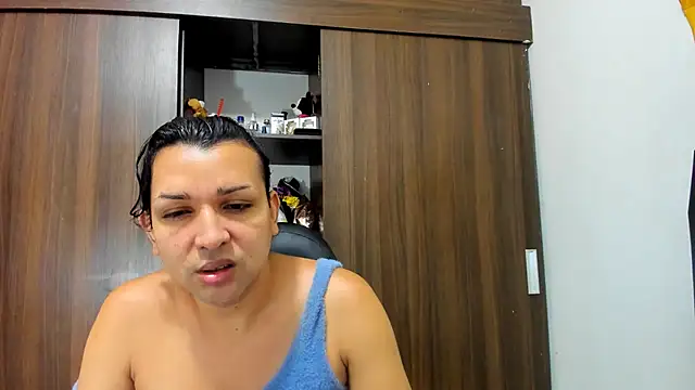 Snapshot of miss_bigcockts chatting on 10-03-25, 06:54 miss bigcockts online show from 10-03-25, 06:54