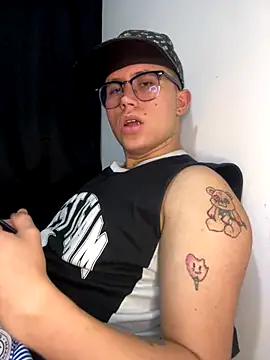 Kurtxxx22 online show from 09-18-25, 11:40