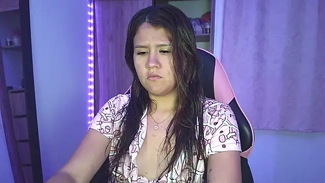 Snapshot of Oliviawatson1 chatting on 10-29-25, 12:57 Oliviawatson1 online show from 10-29-25, 12:57