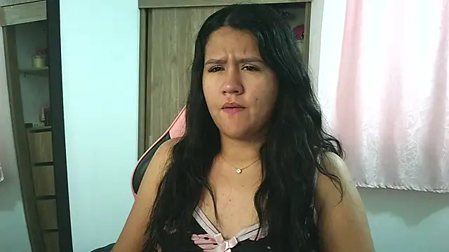 Snapshot of Oliviawatson1 chatting on 11-15-25, 01:51 Oliviawatson1 online show from 11-15-25, 01:51