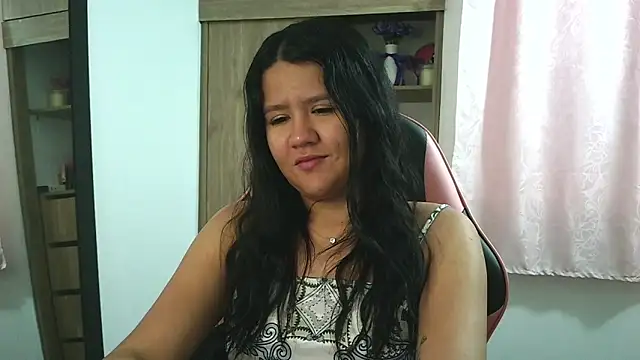 Snapshot of Oliviawatson1 chatting on 11-17-25, 12:55 Oliviawatson1 online show from 11-17-25, 12:55