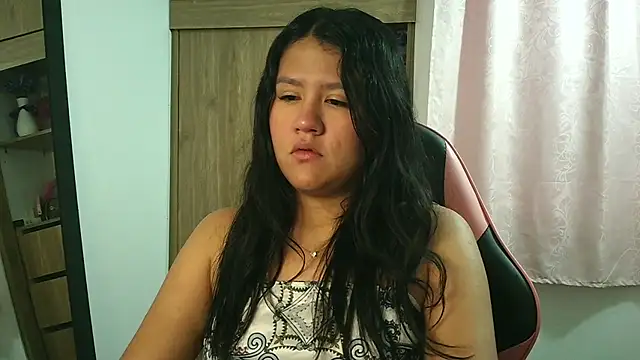 Snapshot of Oliviawatson1 chatting on 11-24-25, 12:49 Oliviawatson1 online show from 11-24-25, 12:49