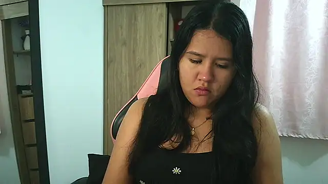 Snapshot of Oliviawatson1 chatting on 12-04-25, 01:09 Oliviawatson1 online show from 12-04-25, 01:09