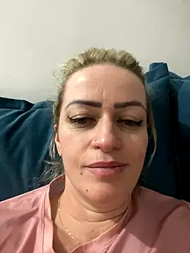 Snapshot of Alerquinasc chatting on 09-18-25, 01:18 Alerquinasc online show from 09-18-25, 01:18