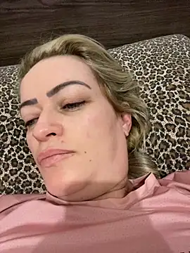 Snapshot of Alerquinasc chatting on 09-21-25, 10:44 Alerquinasc online show from 09-21-25, 10:44