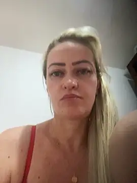 Snapshot of Alerquinasc chatting on 10-22-25, 01:06 Alerquinasc online show from 10-22-25, 01:06