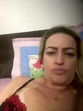 Snapshot of Alerquinasc chatting on 11-24-25, 06:02 Alerquinasc online show from 11-24-25, 06:02