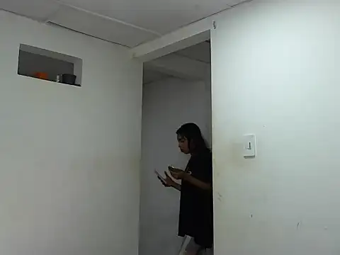 MeganAndMaxxh online show from 10-04-25, 12:52