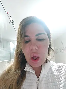 Snapshot of Alisasex@xh chatting on 05-04-26, 04:30 Alisasexxh online show from 05-04-26, 04:30