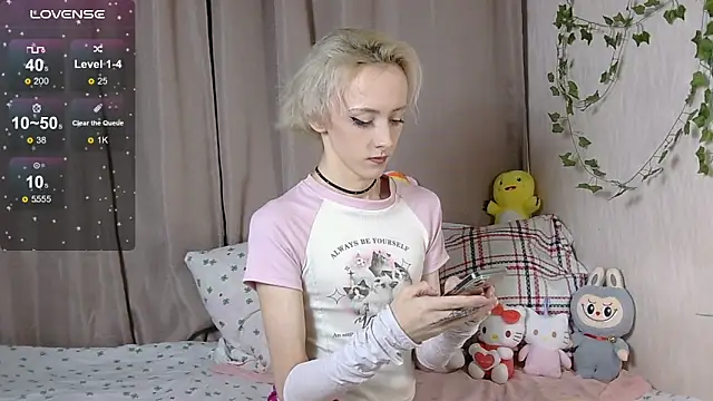 Snapshot of NextVibe_ chatting on 11-13-25, 06:18 NextVibe online show from 11-13-25, 06:18