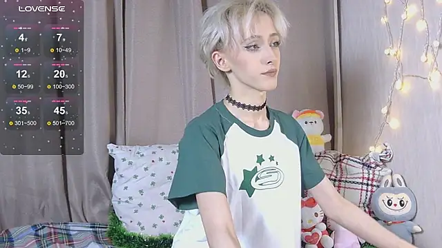 Snapshot of NextVibe_ chatting on 12-05-25, 06:37 NextVibe online show from 12-05-25, 06:37