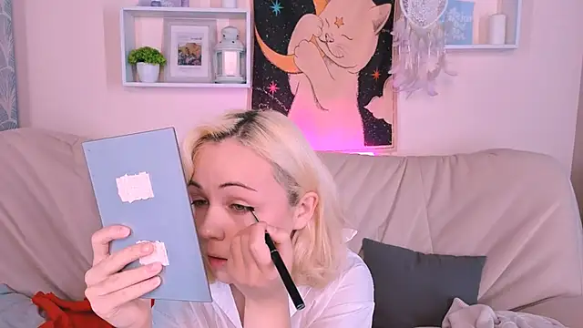 Snapshot of Charlotte_Colinss chatting on 10-02-25, 03:13 Charlotte Colinss online show from 10-02-25, 03:13