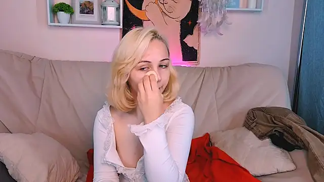 Snapshot of Charlotte_Colinss chatting on 10-03-25, 05:04 Charlotte Colinss online show from 10-03-25, 05:04